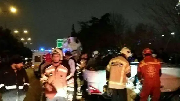 مرگ دلخراش جوان 28 ساله در بزرگراه چمران+عکس