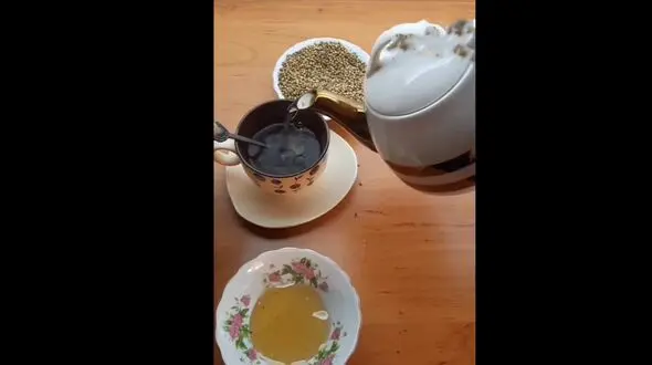 دمنوش تخم شنبلیله مفید برای کبد و معده + فیلم