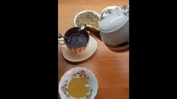 دمنوش تخم شنبلیله مفید برای کبد و معده + فیلم