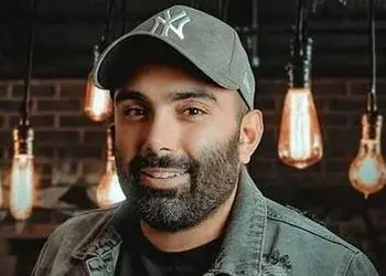 دانلود رایگان آهنگ احساسی «حالا حالاها» از مسعود صادقلو+ متن ترانه/حالا حالاها باهات حالت مجنونه دلم حالا حالاها حواسش پی بارونه دلم تنها اومدم شمال اما تو تهرونه دلم