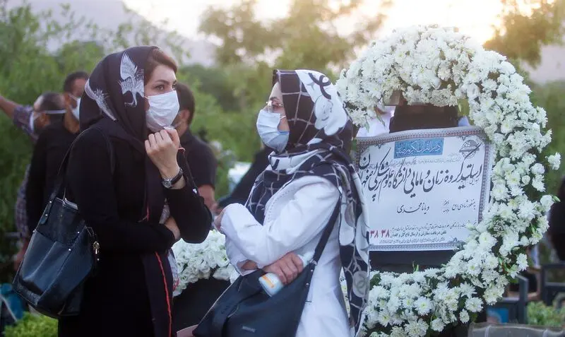 تولد ویانا فرز‌ند مدافعان سلامت بر سر مزارش + عکس