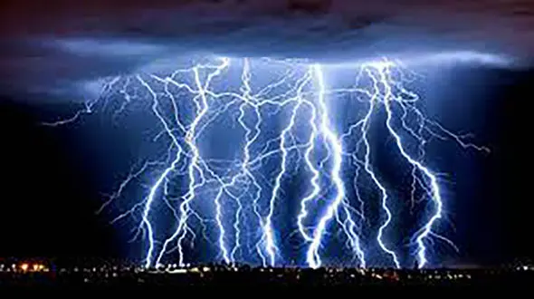 رعد و برق آیا برای انسان خطر دارد؟