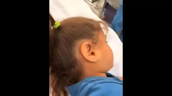 فیلم دلخراش /  شلیک گلوله به سر دختربچه  غزه ای و گیر کردن گلوله بین پوست سر و استخوان جمجمه