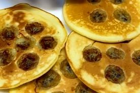 صبحانه چی درست کنیم؟ پنکیک موزی + فیلم
