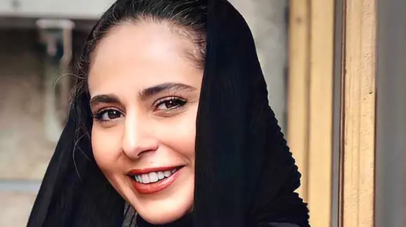 فیلم آواز باشکوه رعنا آزادی ور با  آهنگ خداحافظ که دلگیرم دارم از غصه میمیرم فریدون آسرایی !