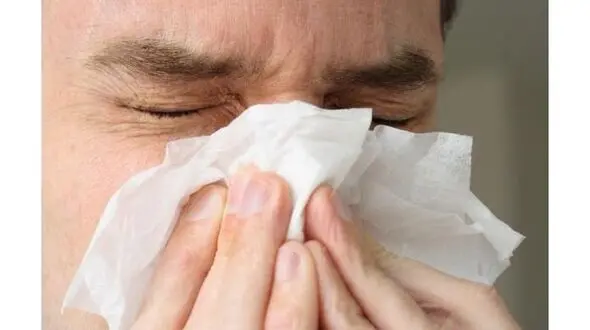 چرا با چشم باز عطسه نمی کنیم؟