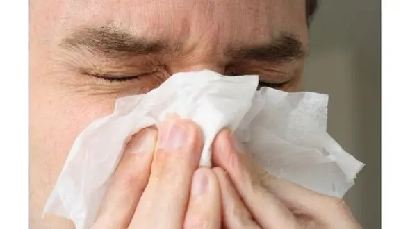 چرا با چشم باز عطسه نمی کنیم؟