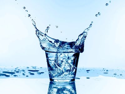 کاهش اضطراب با یک روش ساده: نوشیدن آب!