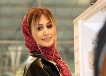 کافه‌گردی سپیده بزمی‌پور، همسر شاهرخ استخری در یک کافه لاکچری