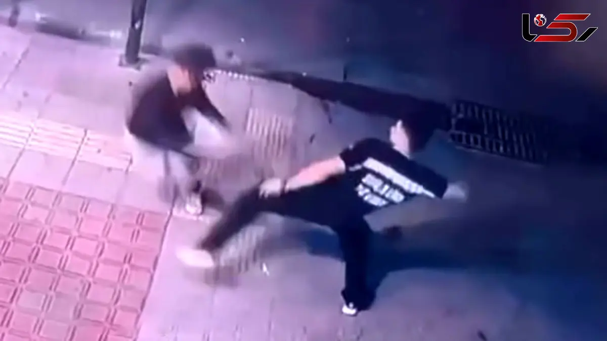 فیلم لحظه خنده دار از بازداشت یک موبایل قاپ