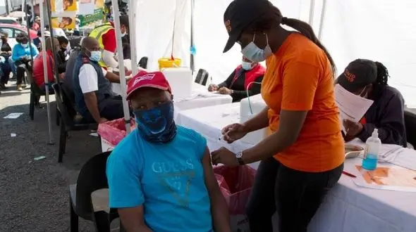 وزارت بهداشت آفریقا: از کرونای امیکرون نترسید، ما بی دفاع نیستیم