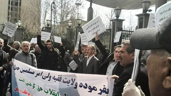 باز هم کاسپین و باز هم تجمع طلبکاران +عکس