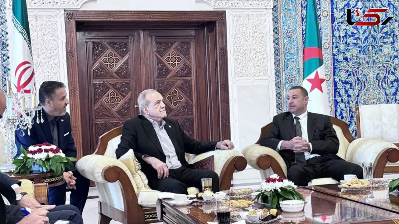 استقبال وزیر کشور الجزایر از پزشکیان در فرودگاه الجزیره