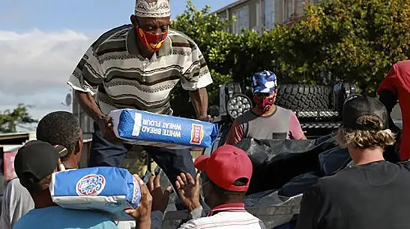 در این شهر، باند‌های خلافکار به جنگ کرونا آمدند