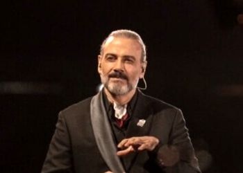 دانلود آهنگ باشکوه  علیرضا قربانی / مرا به سنگ ببند و به آب‌ ها بسپار !