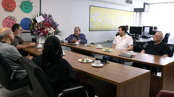روز خبرنگار با پیشکسوتان رسانه در رکنا / رسانه ها قدرت جریان سازی دارند؛ آنها را دست کم نگیرید