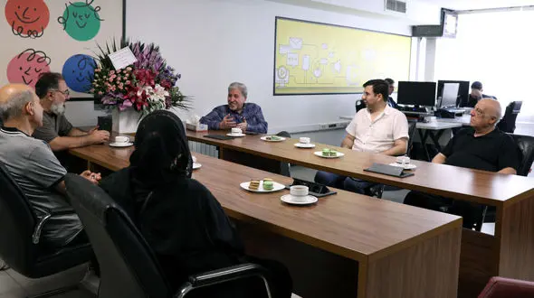 روز خبرنگار با پیشکسوتان رسانه در رکنا / رسانه ها قدرت جریان سازی دارند؛ آنها را دست کم نگیرید