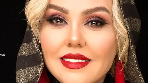 عکس ها / نگاهی به چیدمان شاهانه ومجلل خانه افسانه چهره‌آزاد خانم دکتر سریال آلا  /نمای تمام شیشه ای به حیاز سرسبز با دیوار آجری گرم و خوشرنگ ...