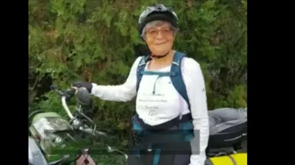 این پیرزن 72 ساله جهان را شوکه کرد / او به فکر نسل آینده است + فیلم