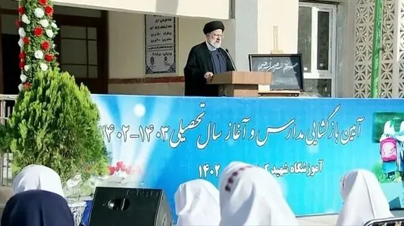 رئیس جمهور : راهزنانی می خواهند نوع تفکر بچه ها را بربایند/ معلمان سطح نمرات و دانش دانش آموزان را افزایش دهند