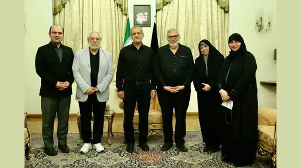 دیدار پزشکیان با خانواده امام موسی صدر 