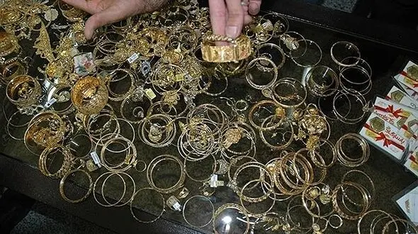 بازداشت سارق 12 مغازه طلافروشی در اصفهان / همه در تعقیب او بودند