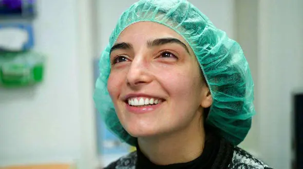 زنی نابینا با هوش مصنوعی بینا شد!