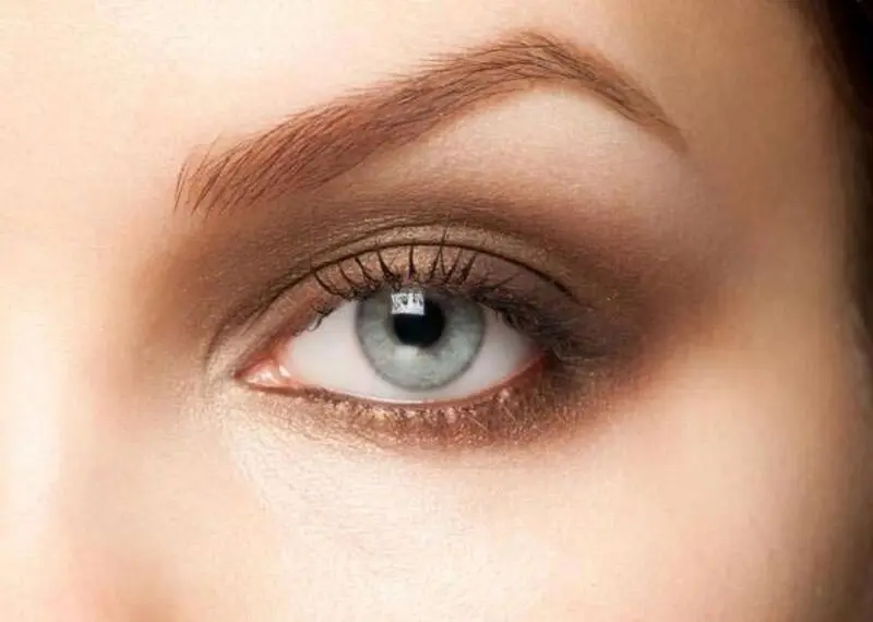 مدب ساده آرایش ابروی روشن
