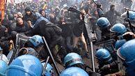  Protesters Clash with Italian Police in Florence over Virus Lockdown Measures 