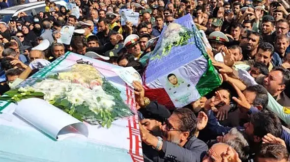  پیکر شهدای نیروی انتظامی در یاسوج تشییع شد+  فیلم و عکس