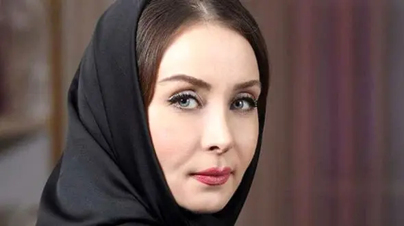 حیاط باصفای خانه حدیث فولادوند / شب‌نشینی خانم بازیگر کنار استخر + عکس