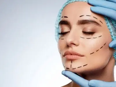 بازدید میلیونی فیلم ادعای زن ایرانی با 388 بار عمل زیبایی که در گینس ثبت شد / دکترا گفتند سه روز بیشتر زنده نمیمونم