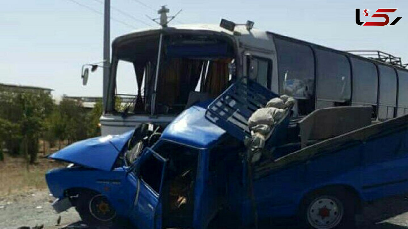 تصادف مرگبار وانت نیسان با اتوبوس با  یک کشته در اراک + عکس