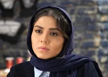 آزاده زارعی، بازیگر سریال «آوای باران» تغییر چهره داد/ خانوم بازیگر در36 سالگی با این استایل سنتی منحصربه فرد اصلا قابل شناسایی نیست