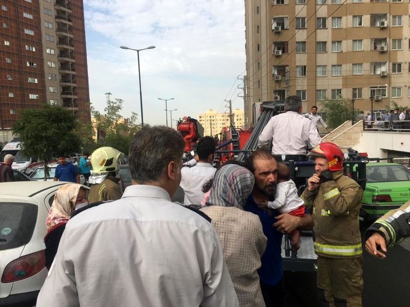 آتش سوزی در یک مجتمع مسکونی واقع در بزرگراه شهید بابایی