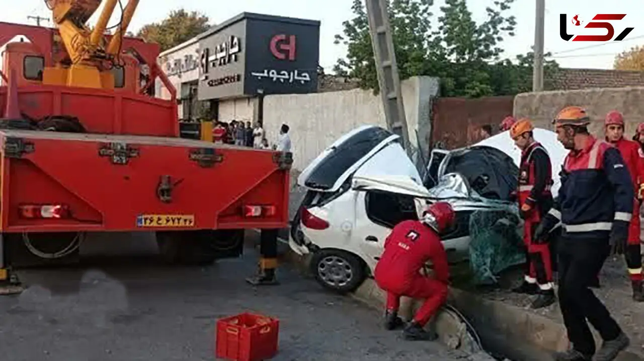 تصادف با تیر برق جان راننده جوان 206 را گرفت + تصاویر