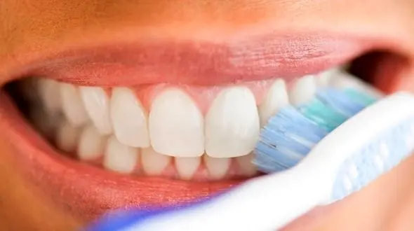 راز داشتن دندان های سالم/اهمیت مسواک زدن قبل از وعده صبحانه