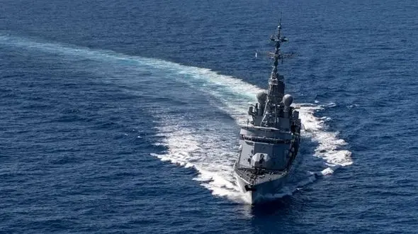  ناو فرانسه کشتی آمریکایی را در تنگه هرمز اسکورت کرد 