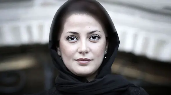 عکس آبروبر شلوار پاره پوره طناز طباطبایی / تغییر چهره عجیب اما جذاب استایل خانم بازیگر!