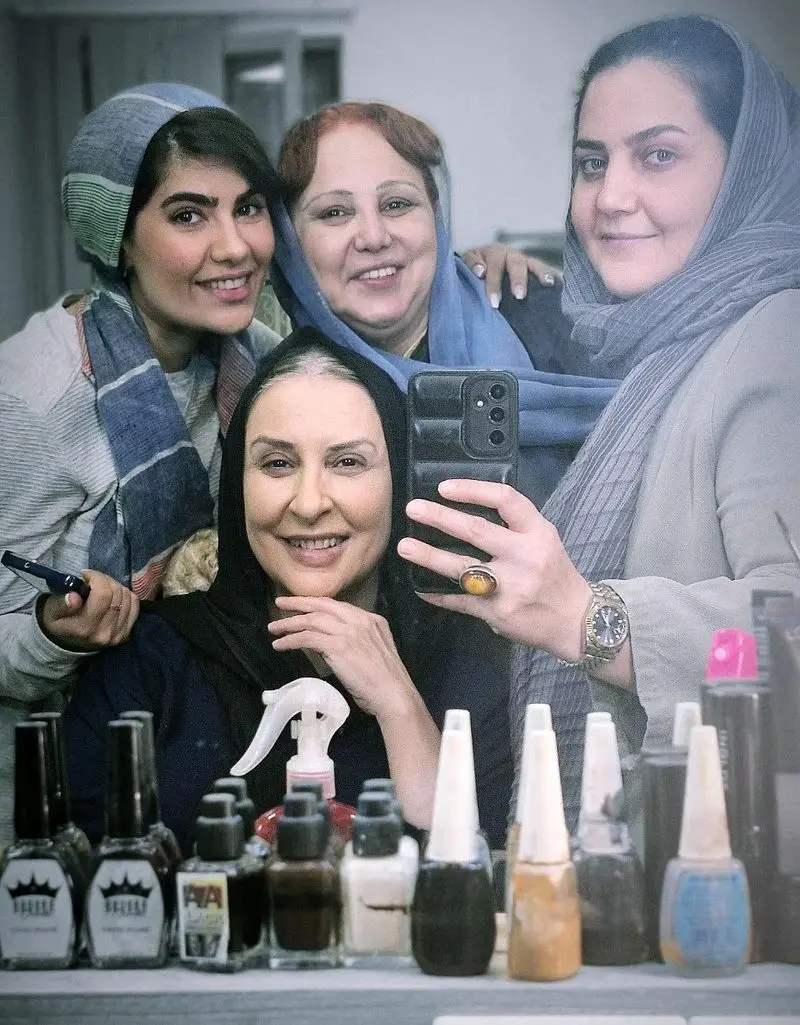 چهره بدون آرایش بهنوش بختیاری و مرجانه گلچین 1