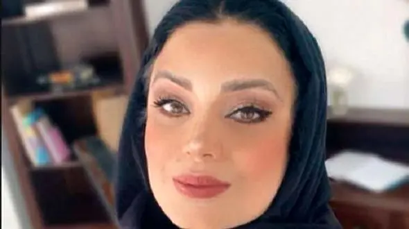 بزک دوزک ناشیانه صبا راد که نشون میده یه چند صد سالی از دنیای مد عقبه!