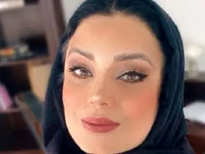 بزک دوزک ناشیانه صبا راد که نشون میده یه چند صد سالی از دنیای مد عقبه!