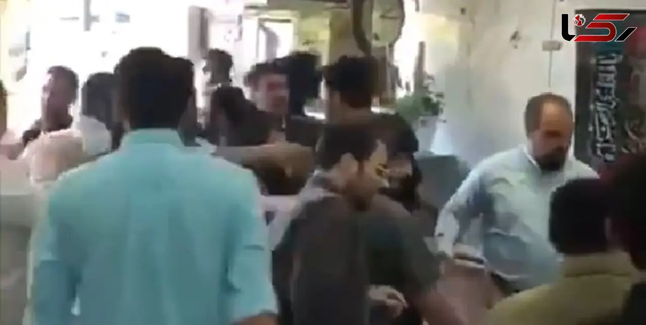 ضرب و شتم شدید مسئول بسیج دانشجویی دانشگاه علامه توسط 2 دختر دانشجو+ تصویر
