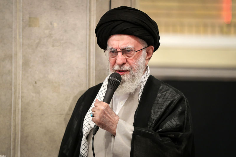 رهبر انقلاب حضرت آیت الله خامنه ای در مراسم بزرگداشت شهدای جنگ تحمیلی اخیر 7-5-1404