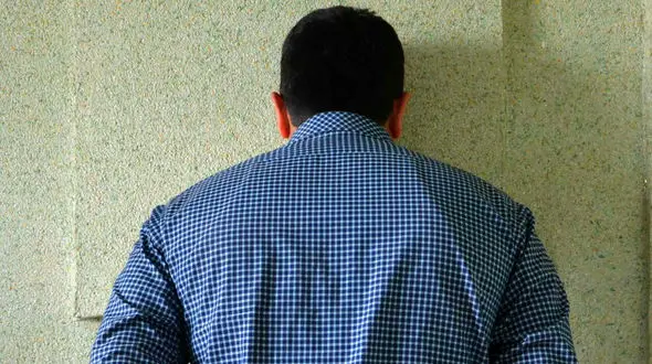 دانش آموزان بهارستان در دام زشت مردی که می گفت استاد دانشگاه است + عکس 