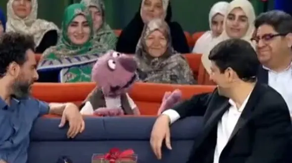 جناب خان خطاب به وزیر ارتباطات: من میگم این مرد باسواد الان وزیر ارتباطاته به خدا این وقتش نباید خیلی صرف فیلترینگ و اینا بشه