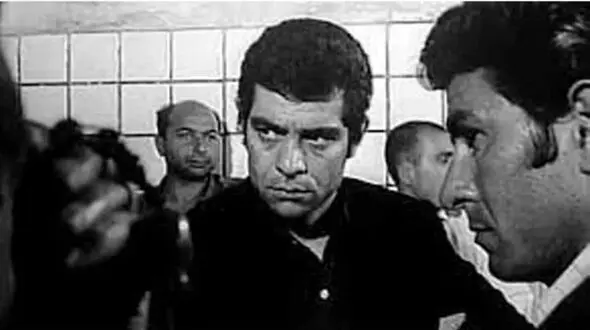 عکس دیده نشده از بهروز وثوقی و آنتونی کوئین در پشت صحنه فیلم کاروان‌ها در سال 56