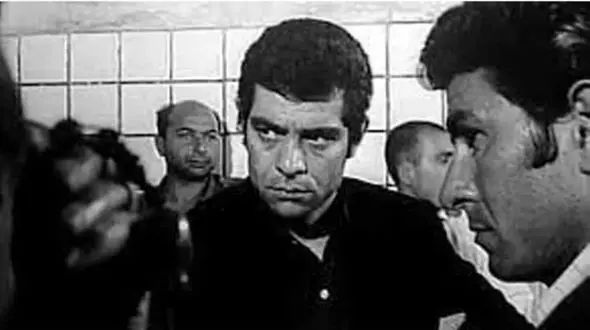 عکس دیده نشده از بهروز وثوقی و آنتونی کوئین در پشت صحنه فیلم کاروان‌ها در سال 56