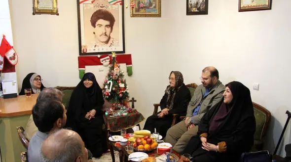 مادر شهید روبرت لازار: به ایرانی بودنم افتخار می‌کنم