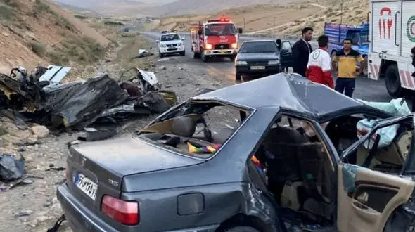 راننده زانتیا زنده زنده در آتش سوخت / 4 خودرو در جاده بوشهر تصادف کردند + عکس